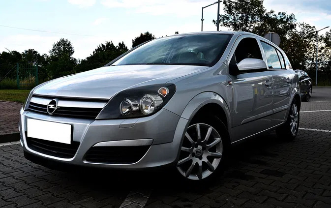 pomorskie Opel Astra cena 13900 przebieg: 237000, rok produkcji 2004 z Łęknica